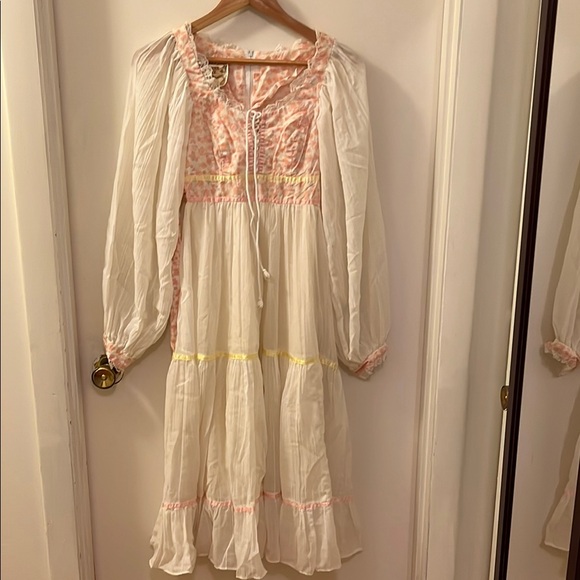Gunne Sax Dresses & Skirts - Gunne Sax Pink and White Chemise Slip Dress